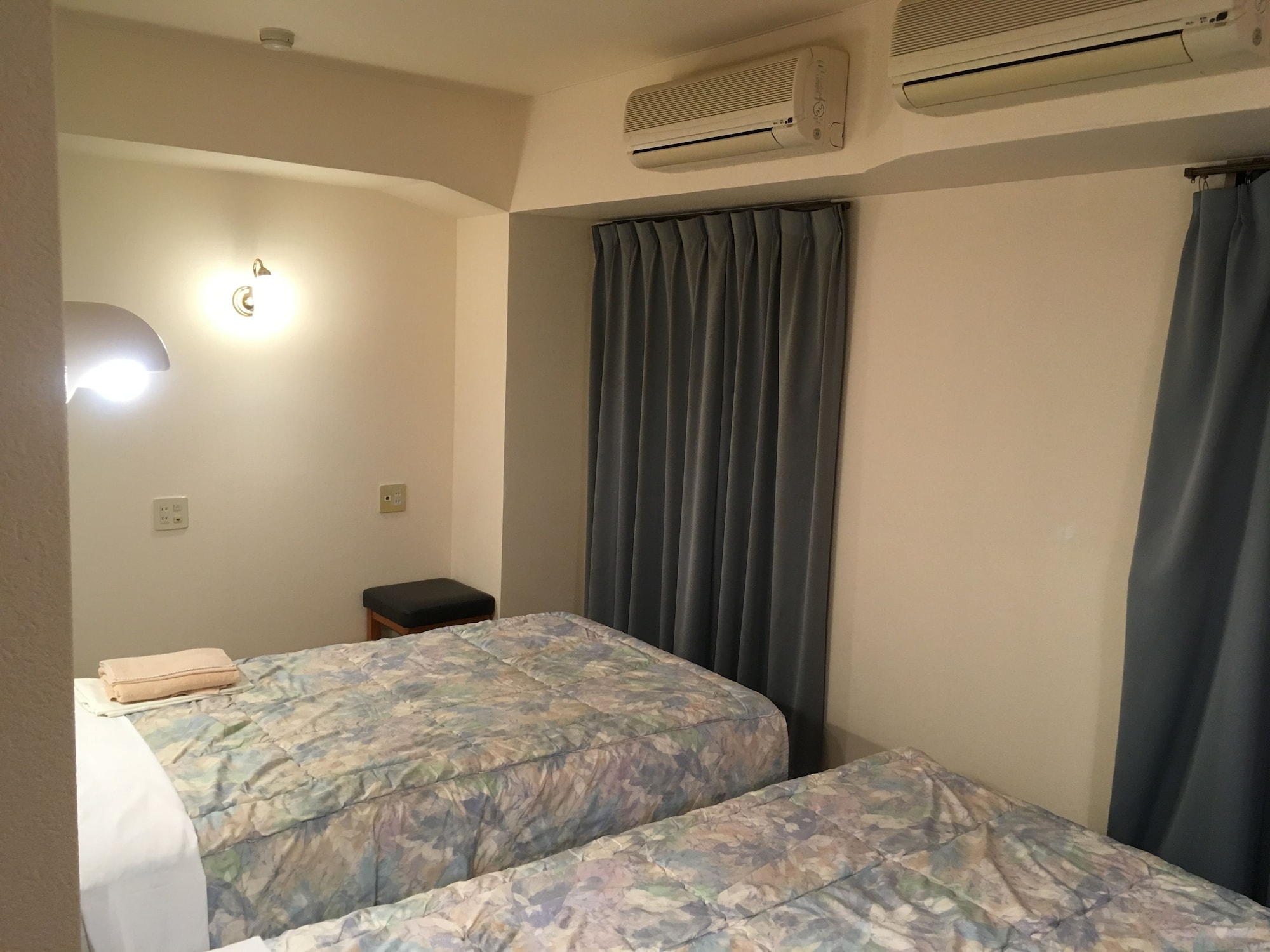 STANDARD, TWIN BEDS