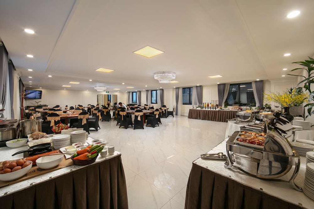Adonis Hotel 39/55