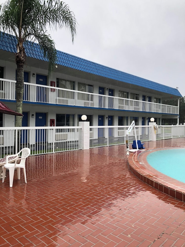 Motel6 Daytona Beach, FL - Speedway 9/57