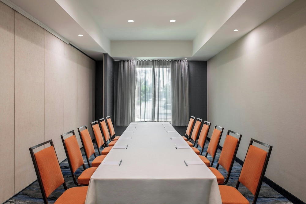 Fairfield Inn Suites By Marriott Oakland Hayward 35/48
