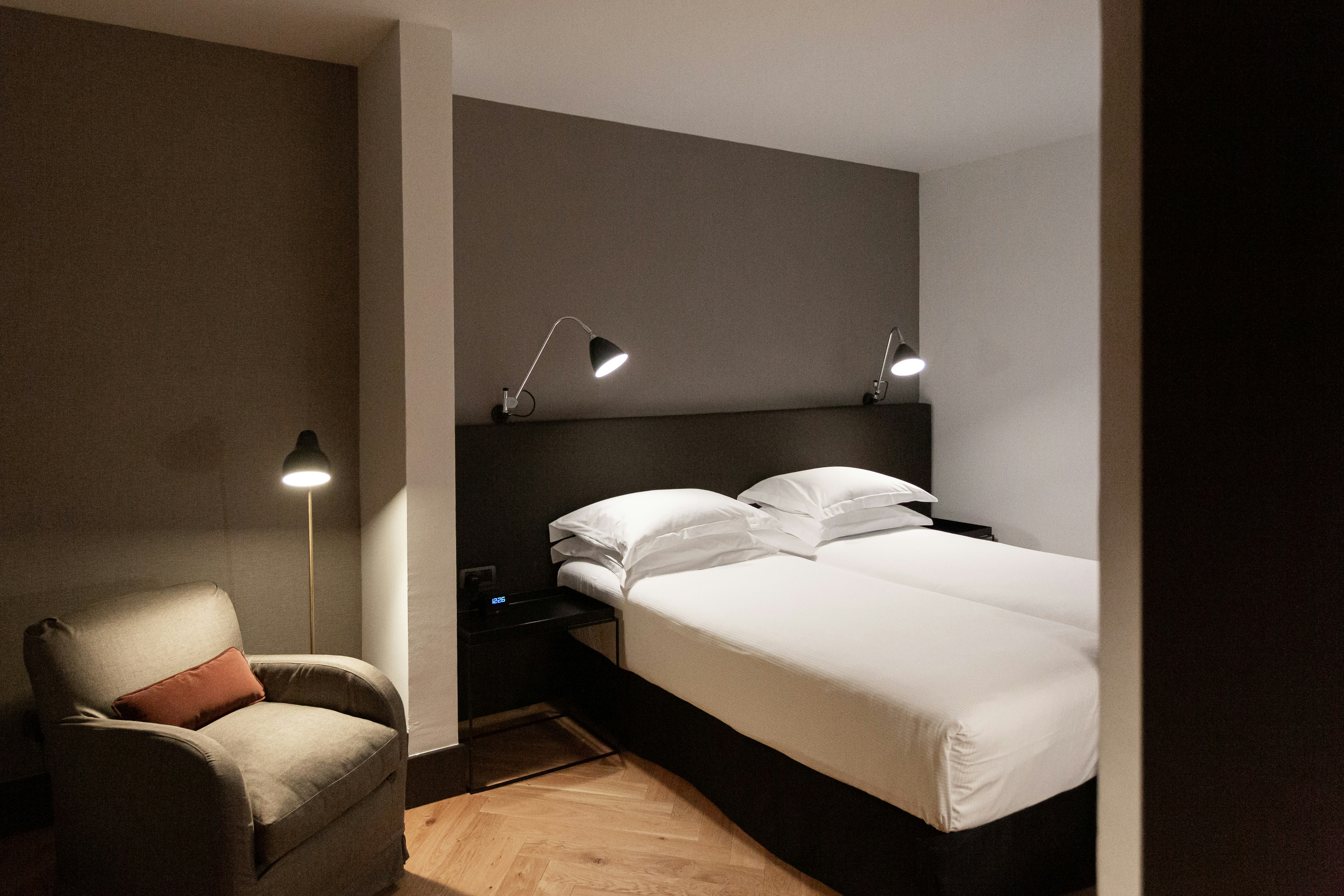 Alexandra Barcelona Hotel Curio Collection By Hilton 10/90