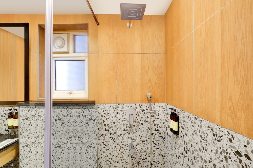 Royal Orchid Suites 48/58