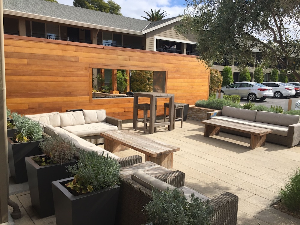 The Nest Palo Alto 46/48