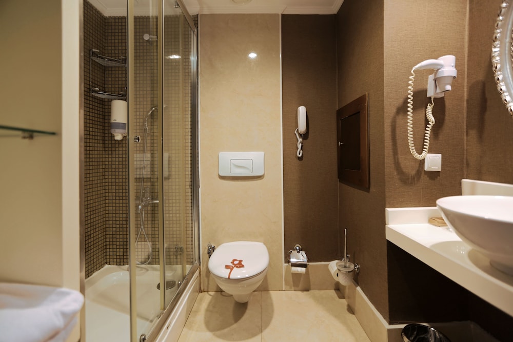 Catamaran Resort Hotel 25/71