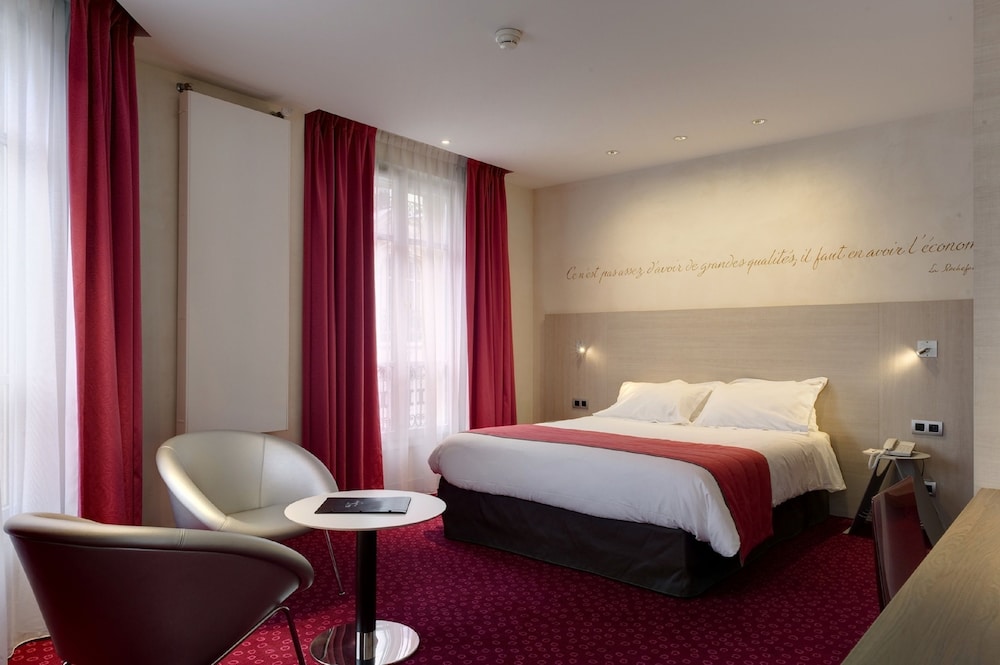 Hotel de Sevigne 19/80