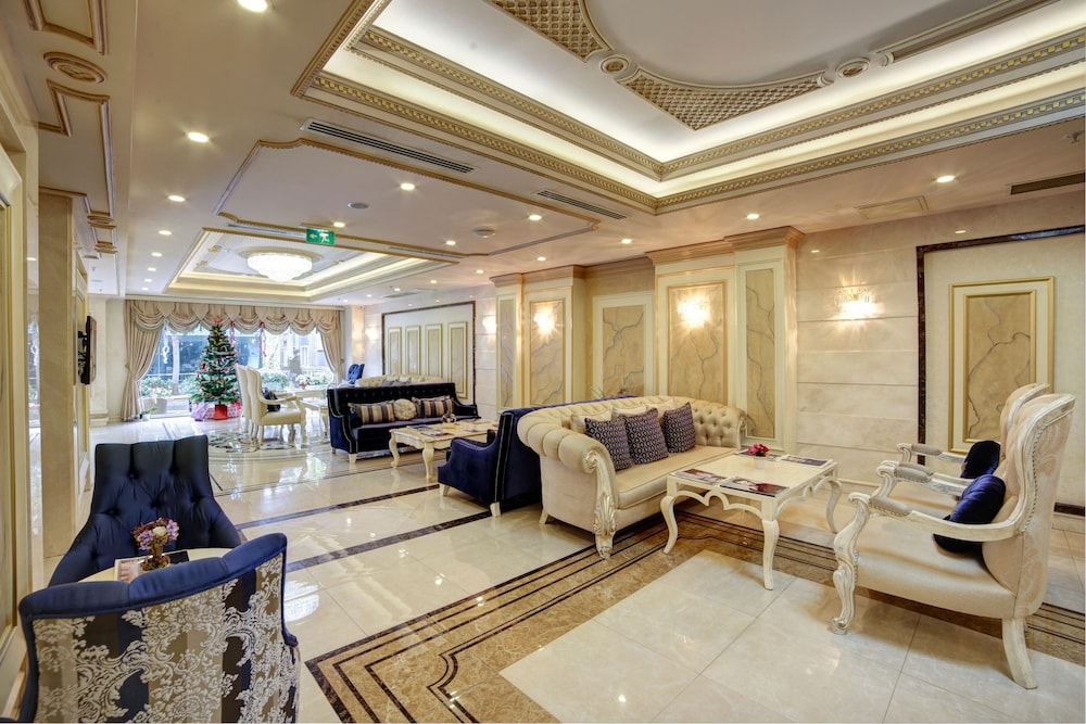 Halifaks Hotel 35/50