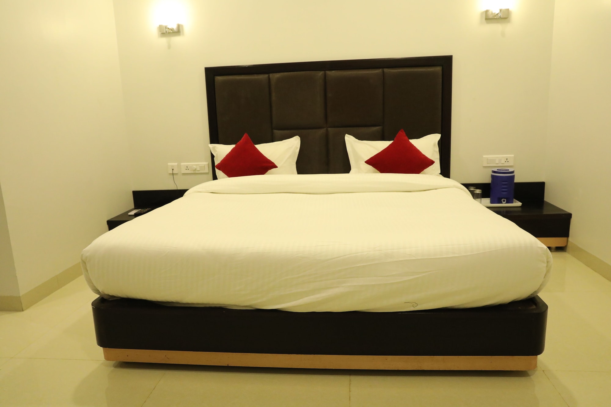 DELUXE, DOUBLE BED, CITY VIEW