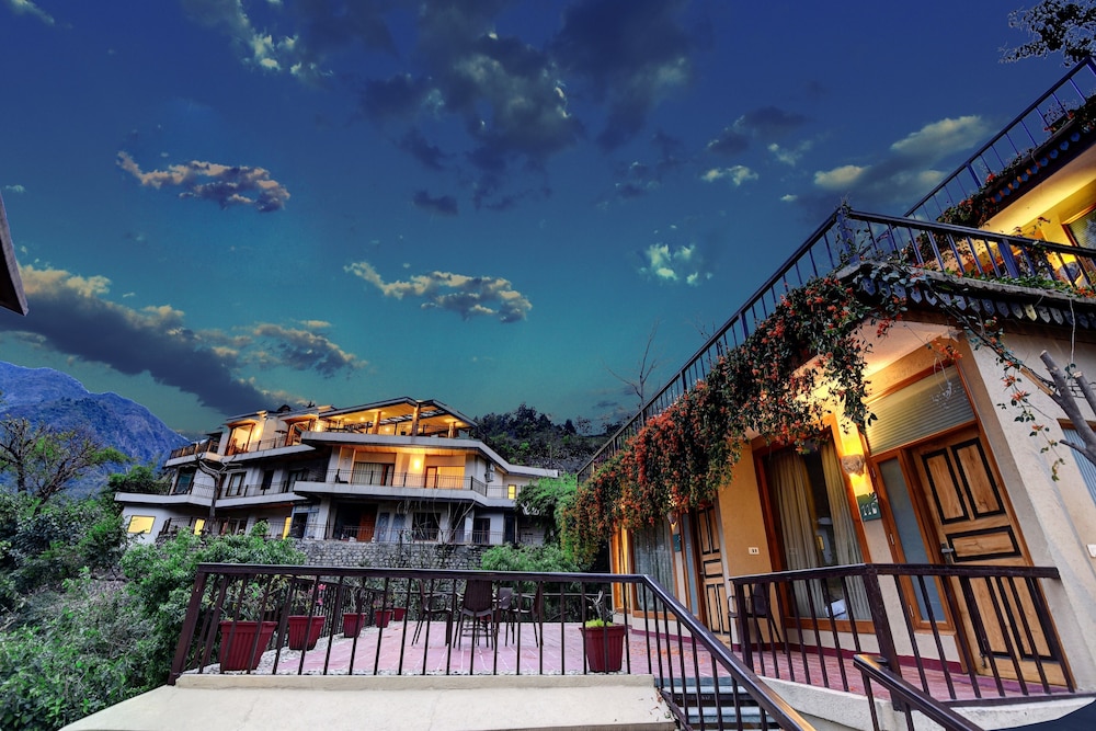 Raga on the Ganges Rishikesh 2/50