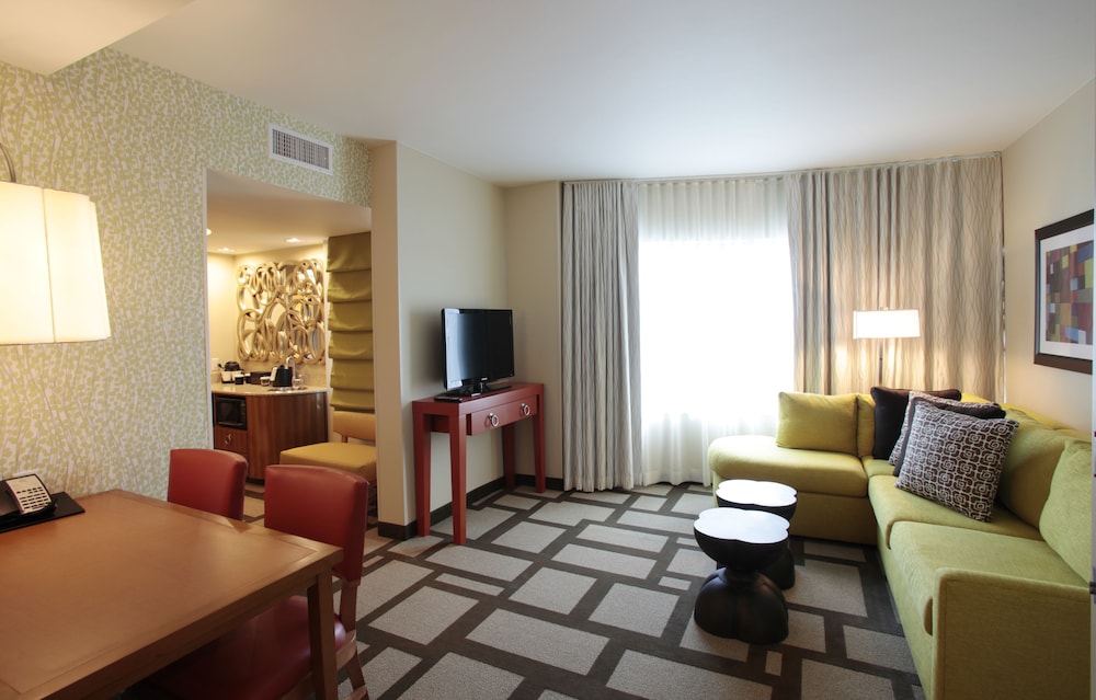 Embassy Suites by Hilton Houston Downtown 40/71
