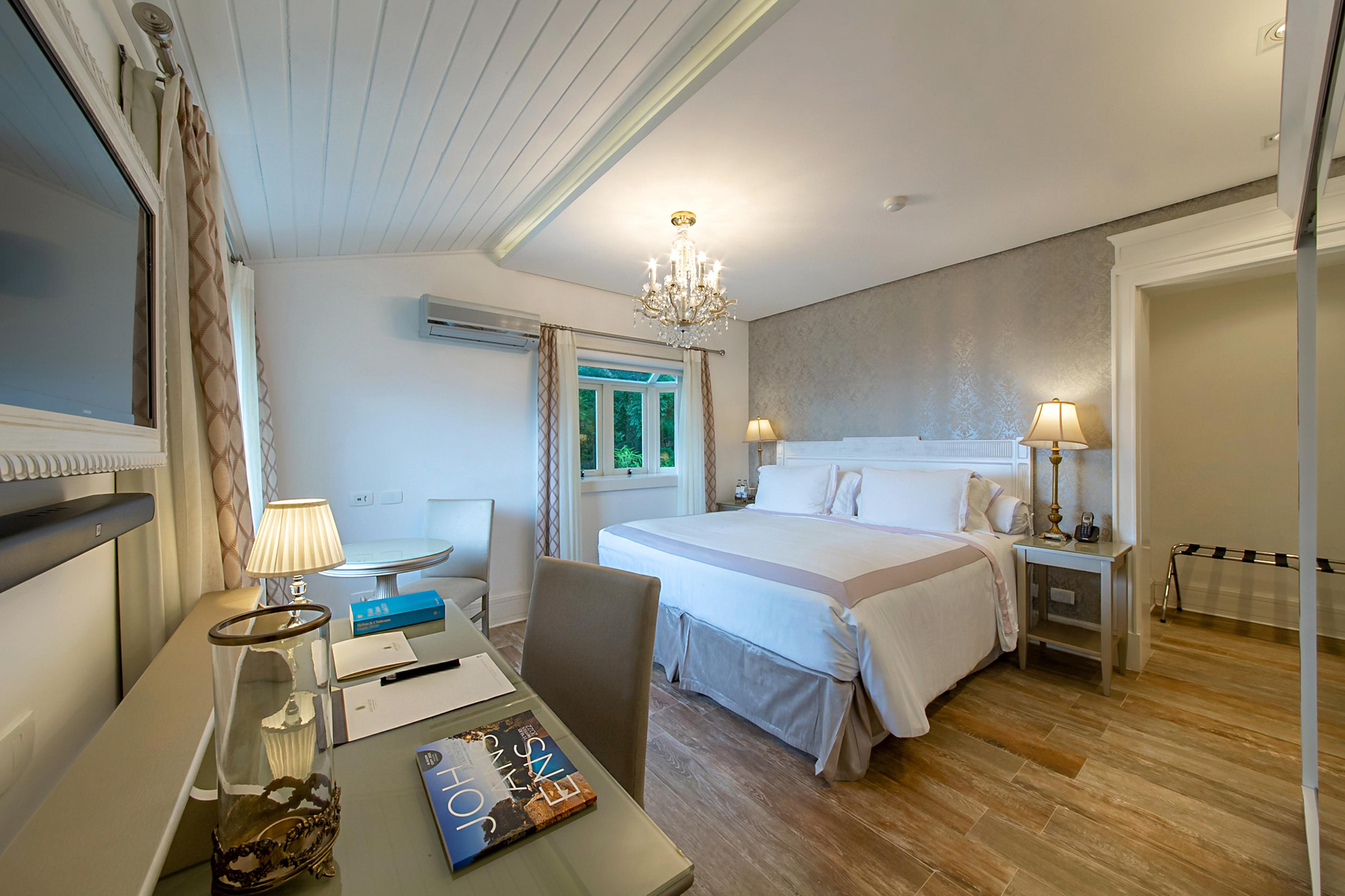 Standard, Double Bed, Valley View