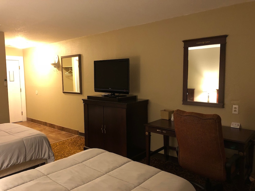 New Bedford Inn Suites 17/69
