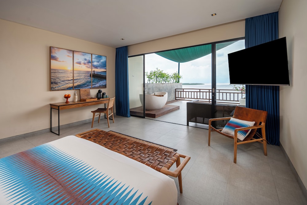 PREMIER, SUITE, OCEAN VIEW, BALCONY