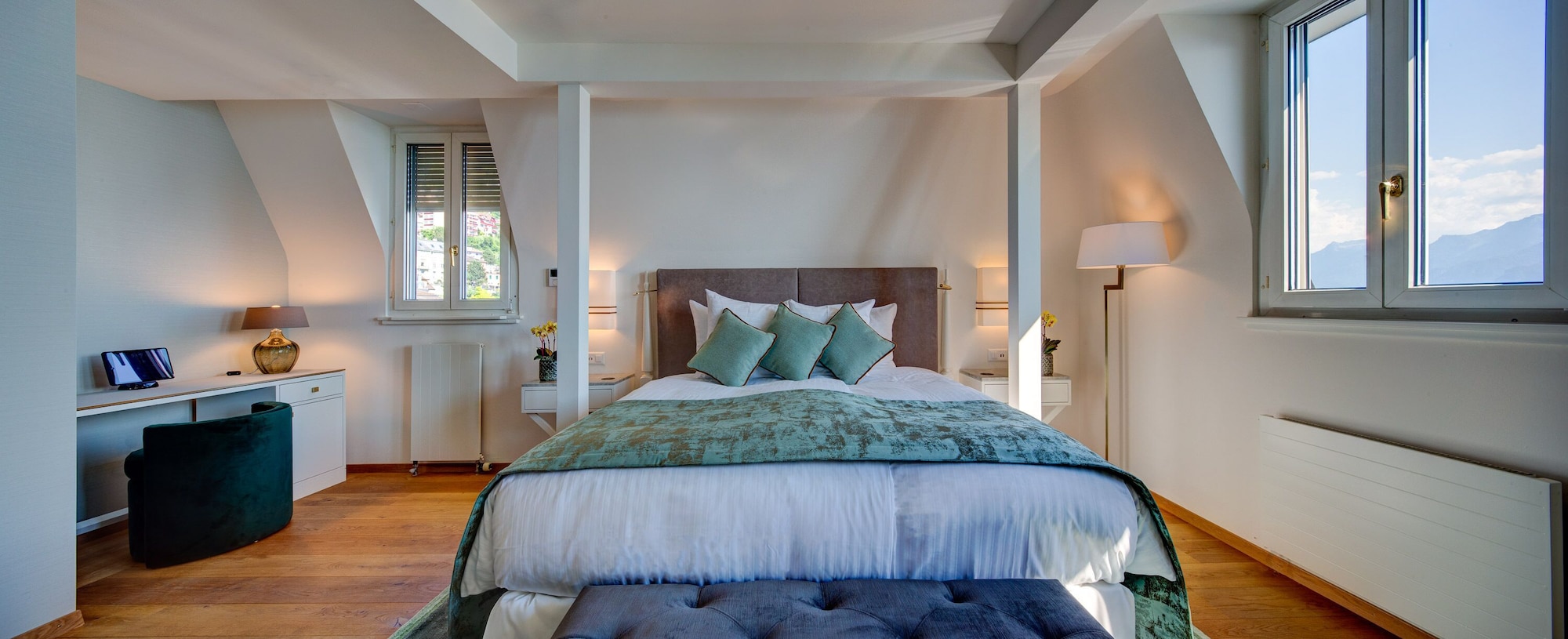 Penthouse Suite, King Bed, Lake View, Terrace