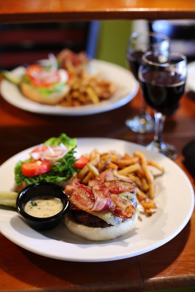 Foster's Inn 27/36