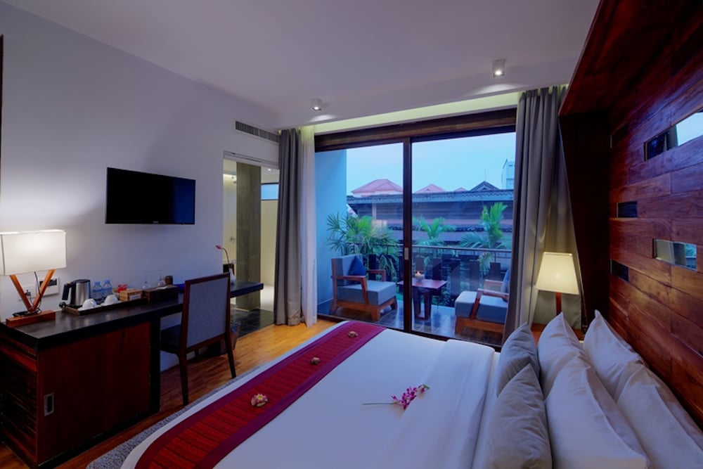 King Rock Boutique Hotel 83/97