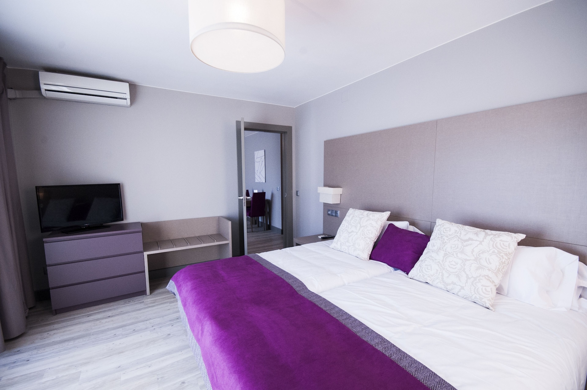 1 BEDROOM, SUPERIOR, APARTMENT, KITCHENETTE