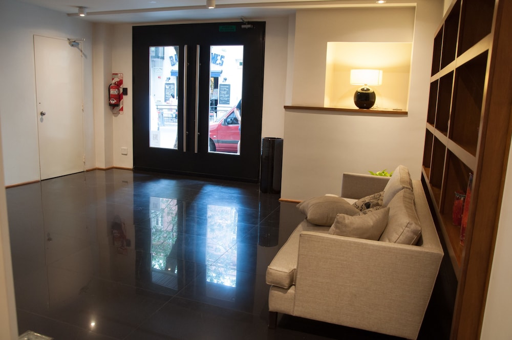 Art Suites Gallery 17/24