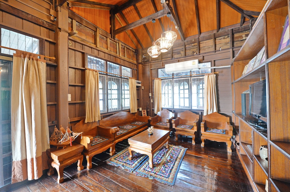 Huan Kawin Hostel Photography Gallery 36/50