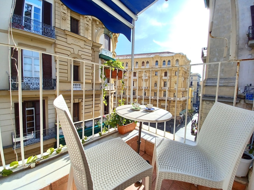 B B Quattro Palazzi Napoli 41/48