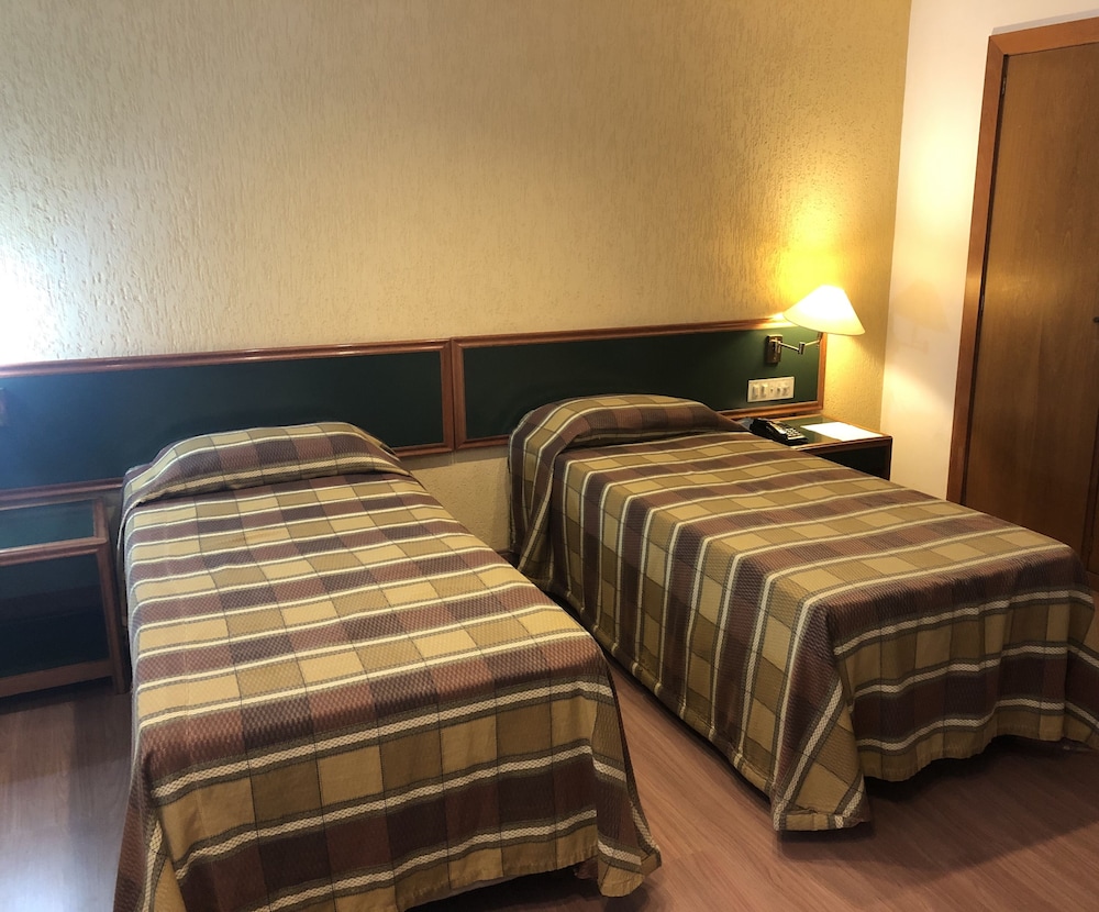 STANDARD, TWIN BEDS