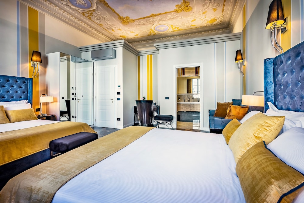 GRAND, EXECUTIVE, SUITE, 2 QUEEN BEDS