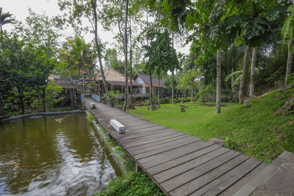 Ubud Sari Health Resort 80/84