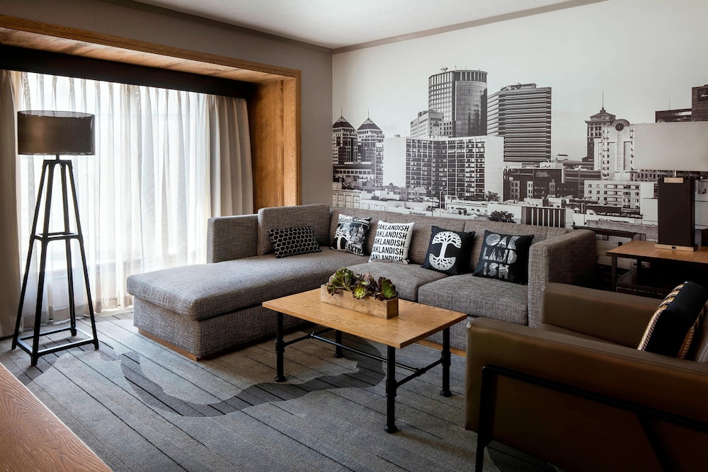 Oakland Marriott City Center 34/62