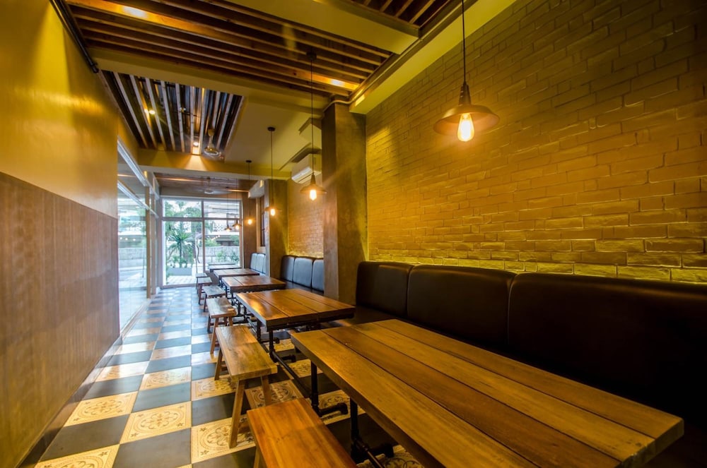 Jonys Boutique Hotel 49/58