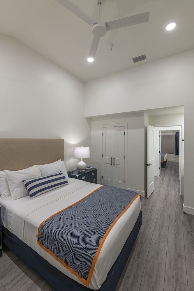 Village Center, Suite, 2 King Beds