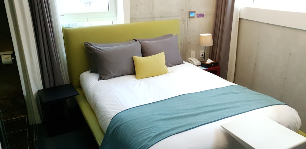 Cocomo Hotel And Gallery 5/54