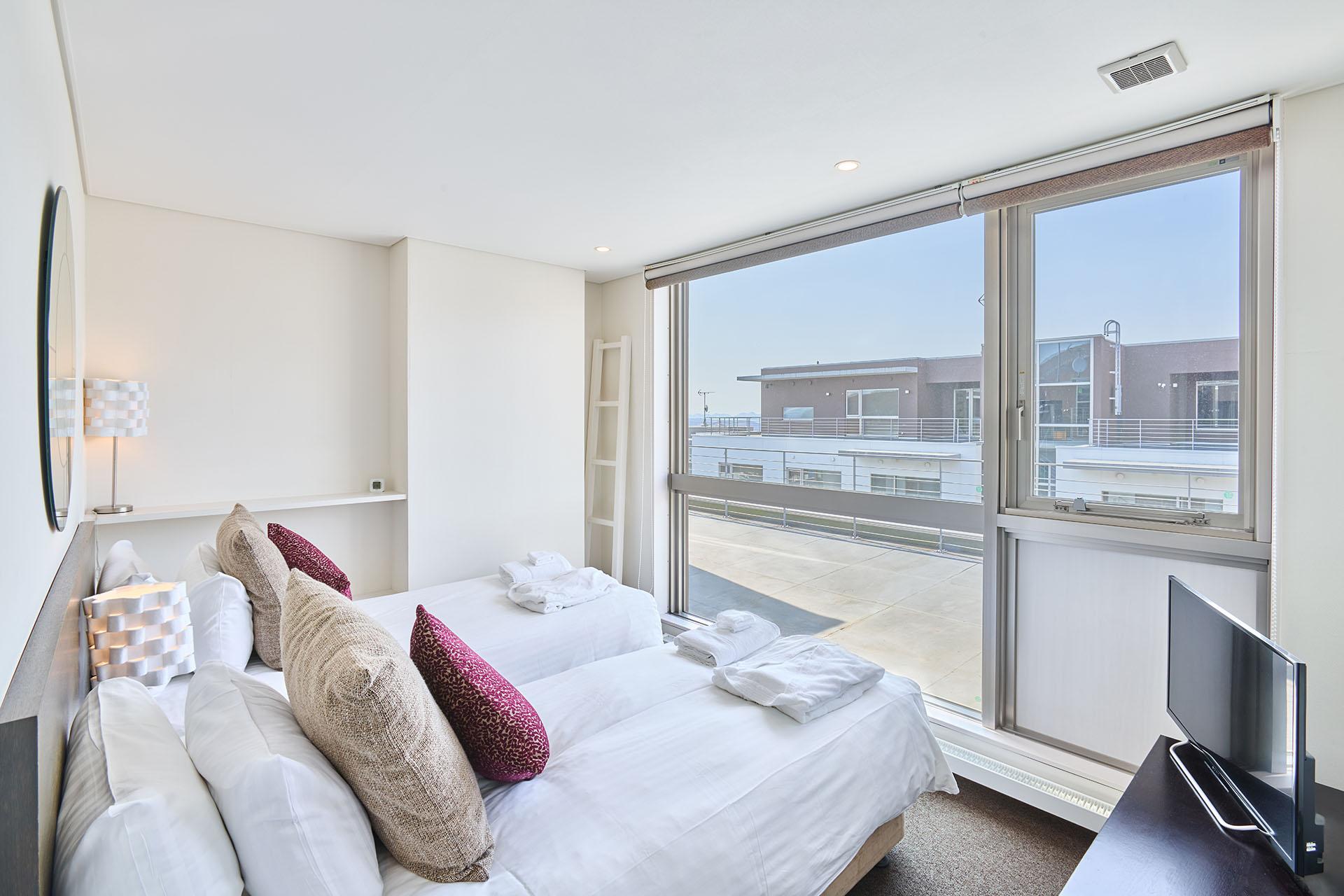 2 Bedrooms, Condo, Penthouse