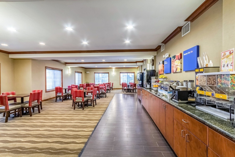 Comfort Inn & Suites Gillette near Campbell Medical Center 6/44