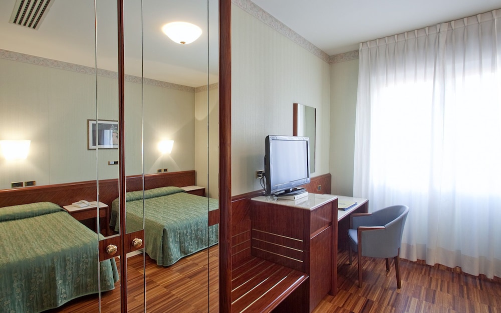 Palace Hotel 28/50