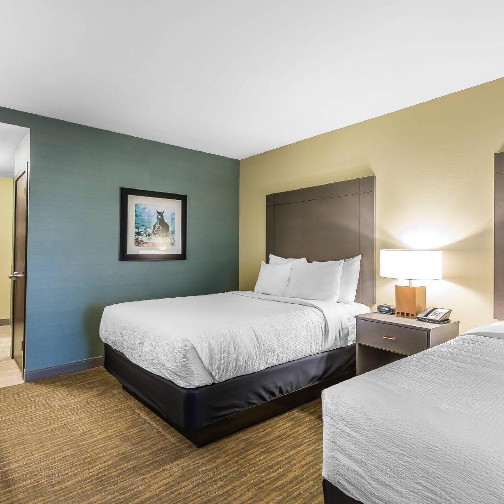 Deluxe, 2 Queen Beds, Bay View
