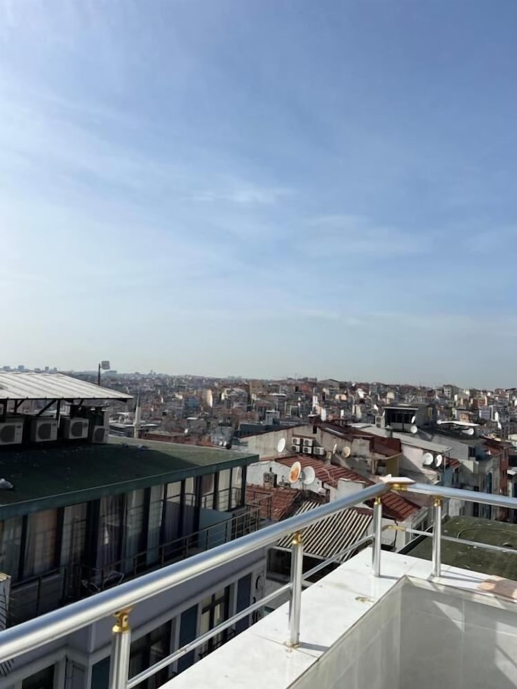 Taksim Brand Suite 62/65