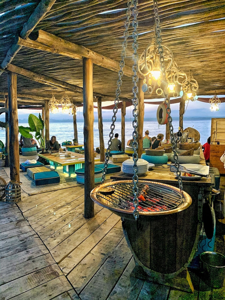Temple Point Resort 25/50
