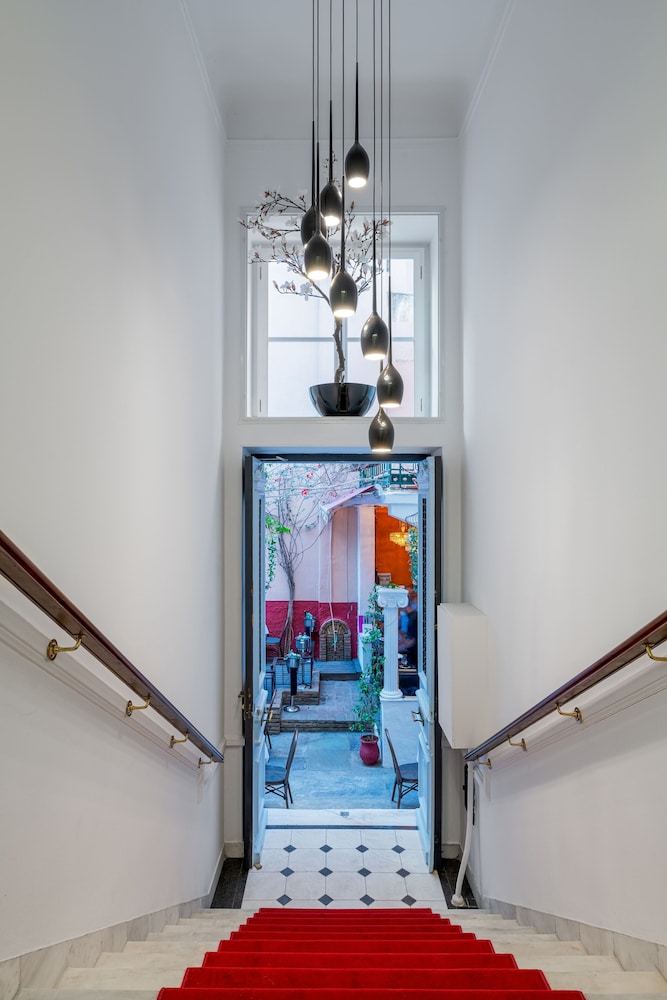 2Mazi Suites 9/47