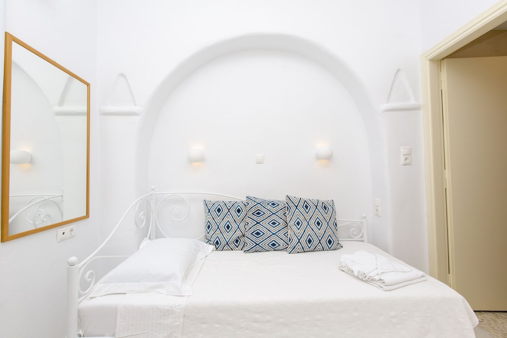 Hotel Galini 8/80