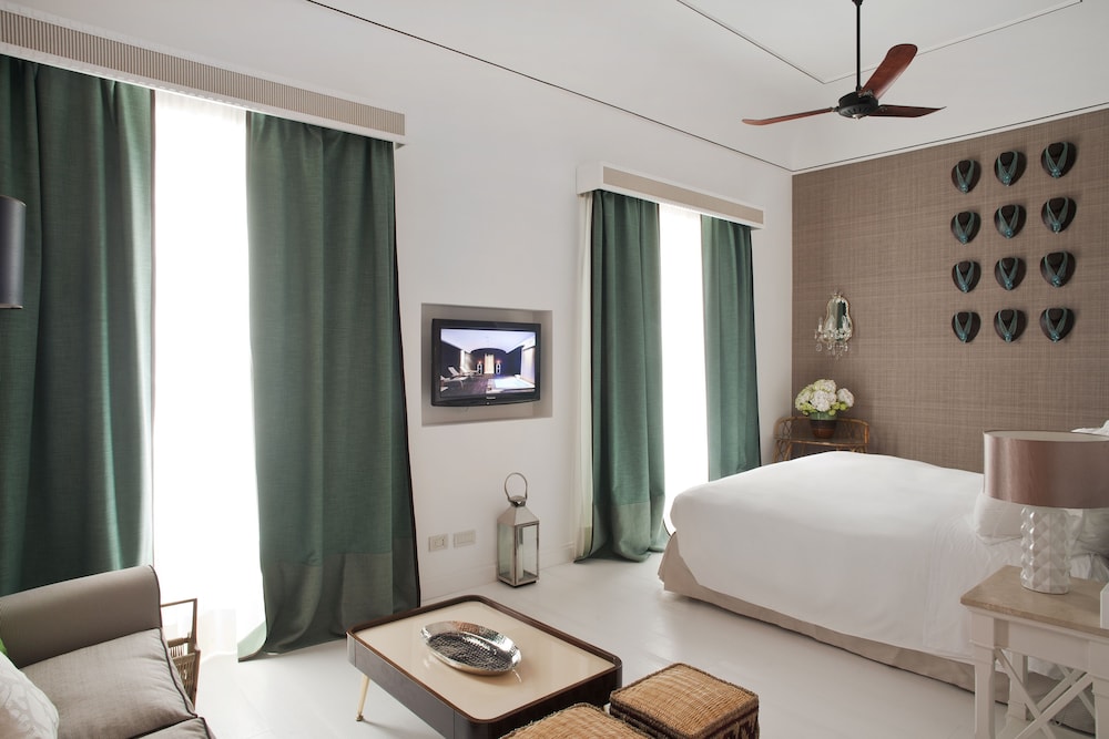 JUNIOR SUITE, KING BED, SEA VIEW, SOFA, TERRACE