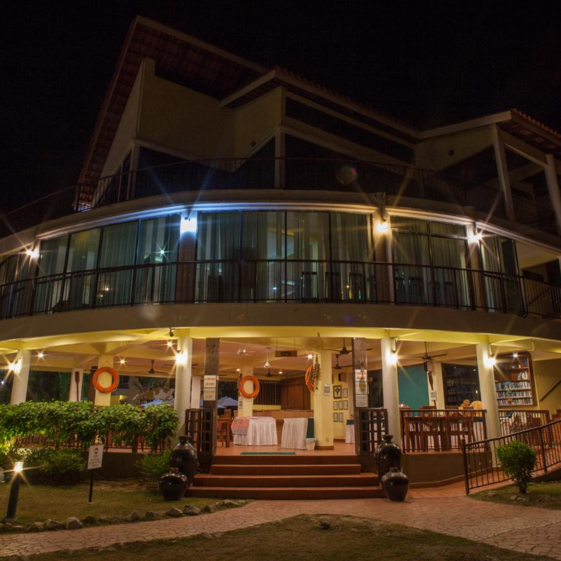 Anjungan Beach Resort 2/44