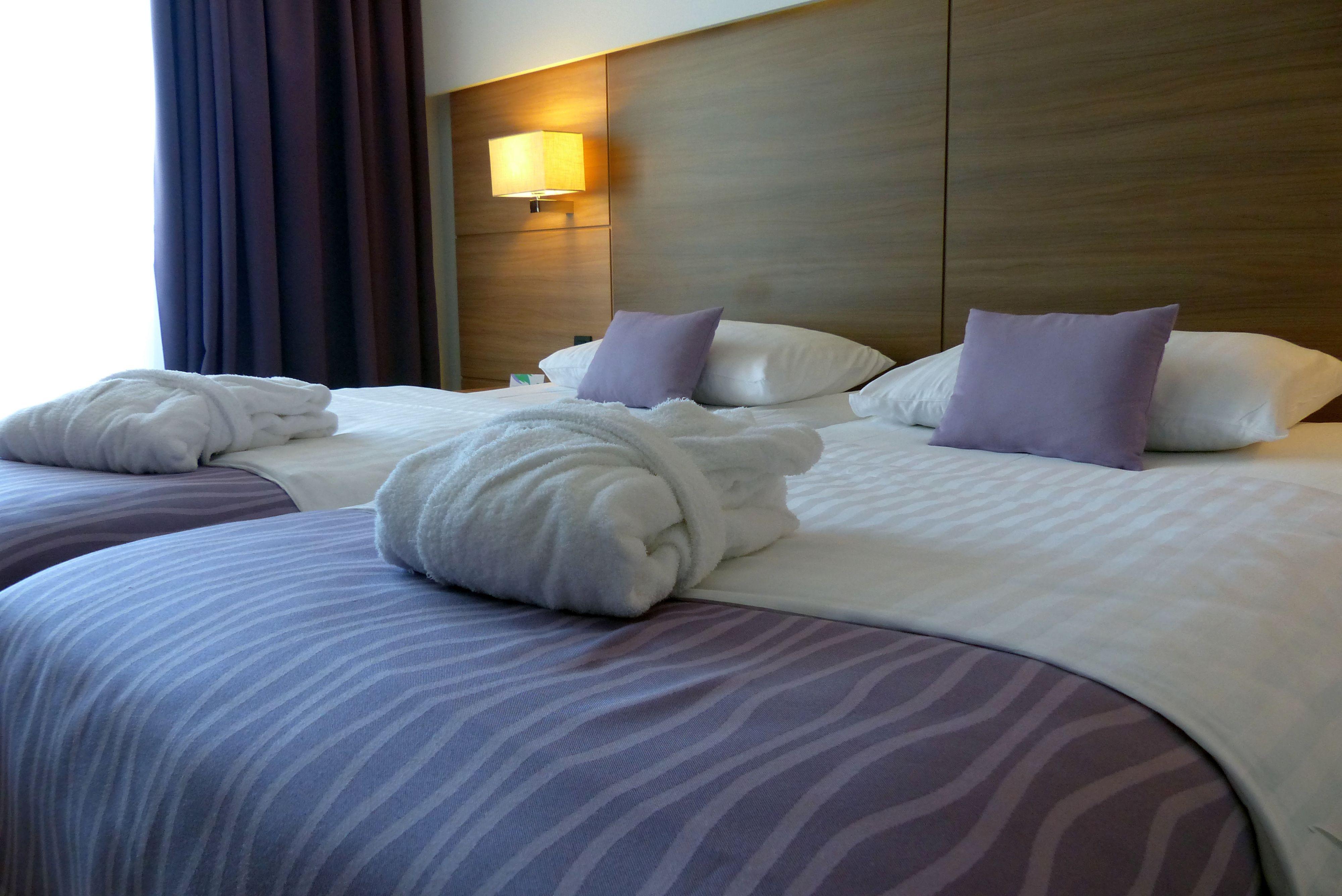 Room, Double Bed, Lateral Side Sea View