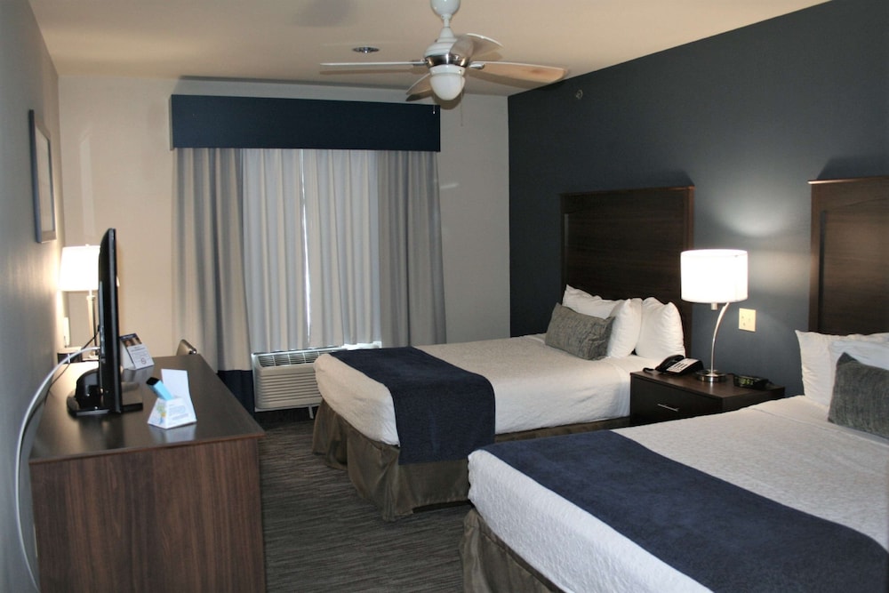 Best Western Plus Lake Dallas Inn & Suites 6/27