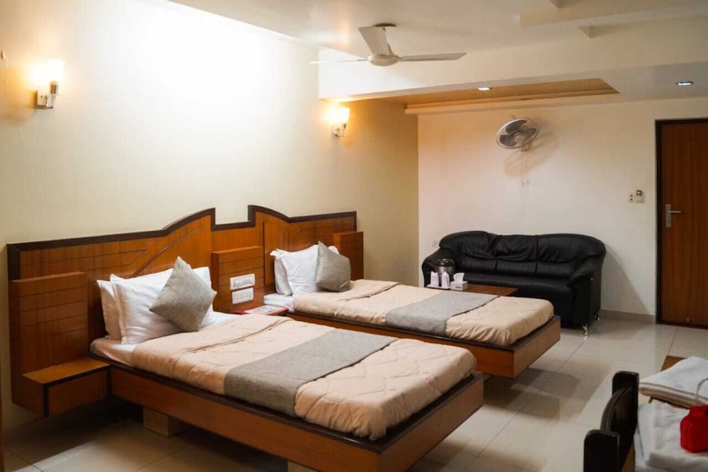 HOTEL AMBASSADOR VADODARA 27/50