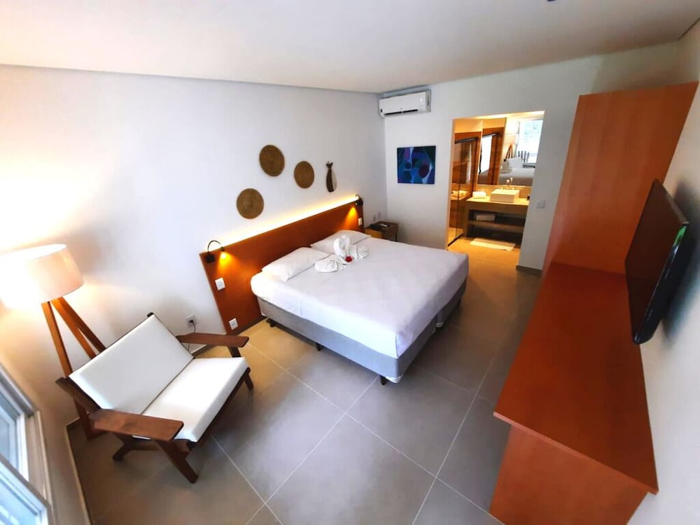 Hotel Mercedes 24/74