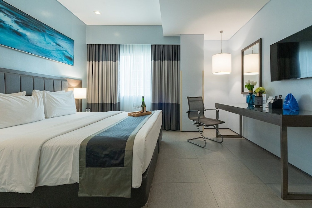 Bayfront Hotel Cebu - North Reclamation 23/67