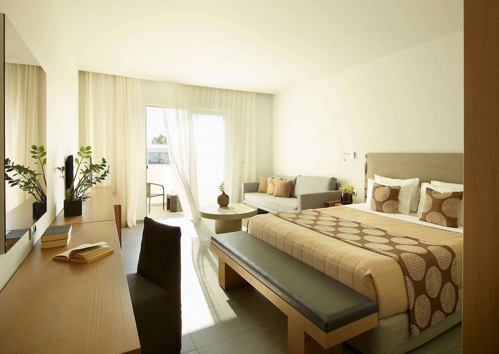 ROOM, DOUBLE BED, INLAND VIEW