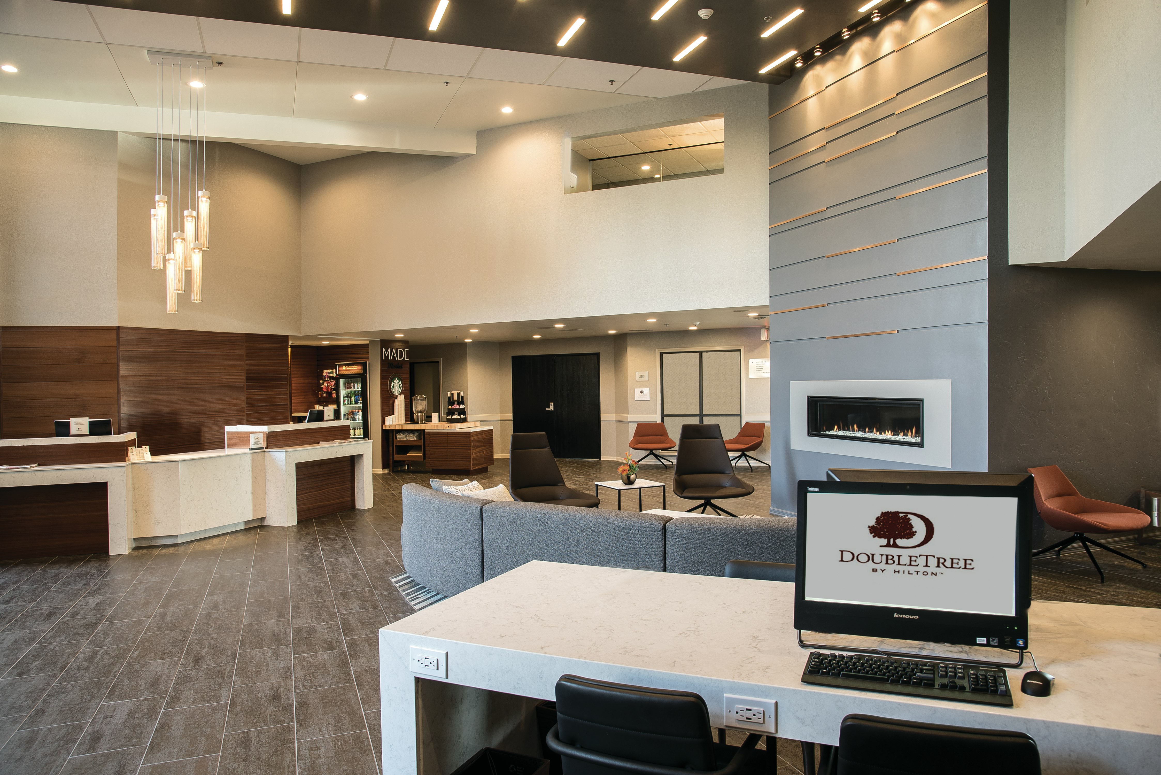 Doubletree by Hilton Hotel Racine Harbourwalk 75/79
