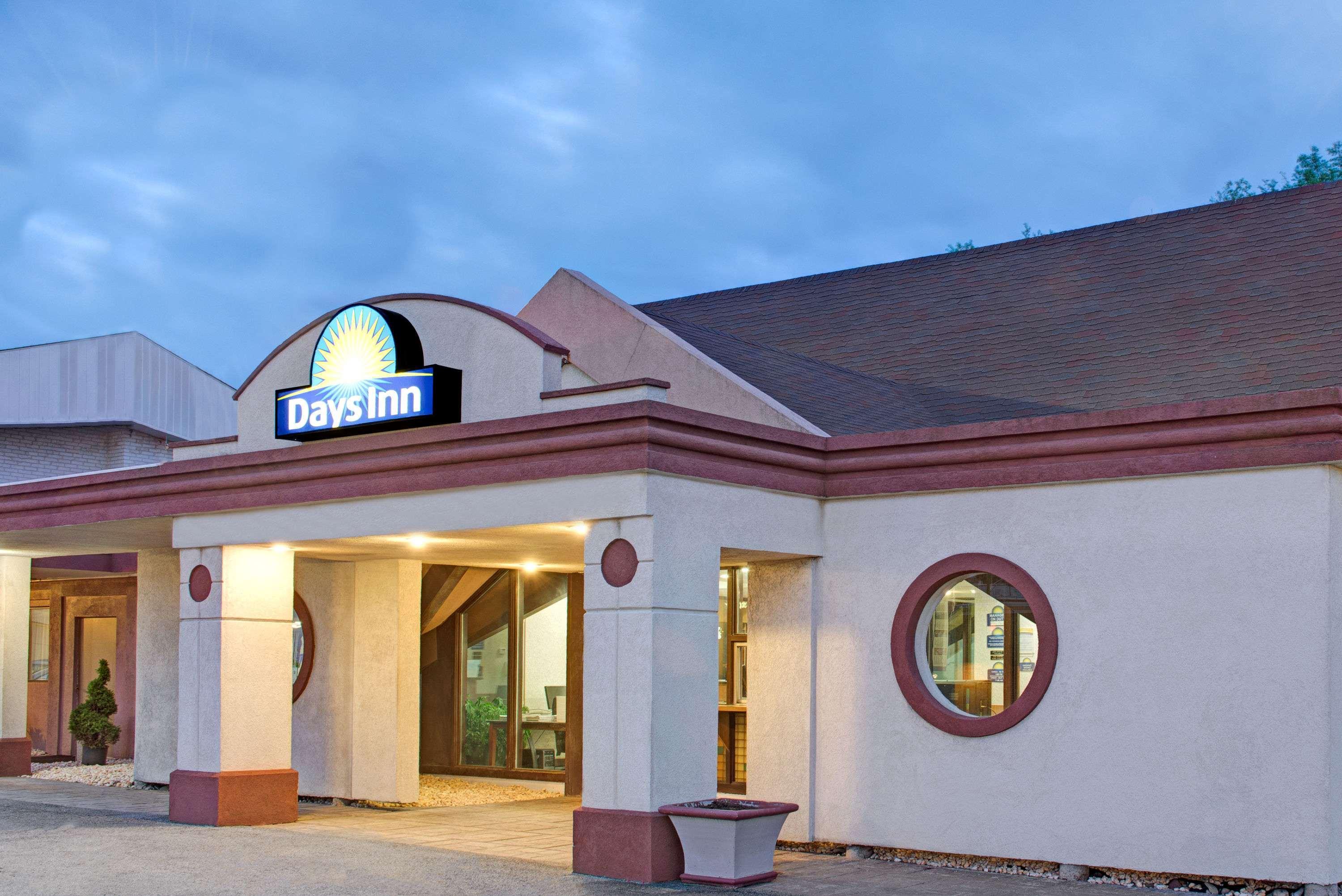 Days Inn by Wyndham Washington Pennsylvania 2/16