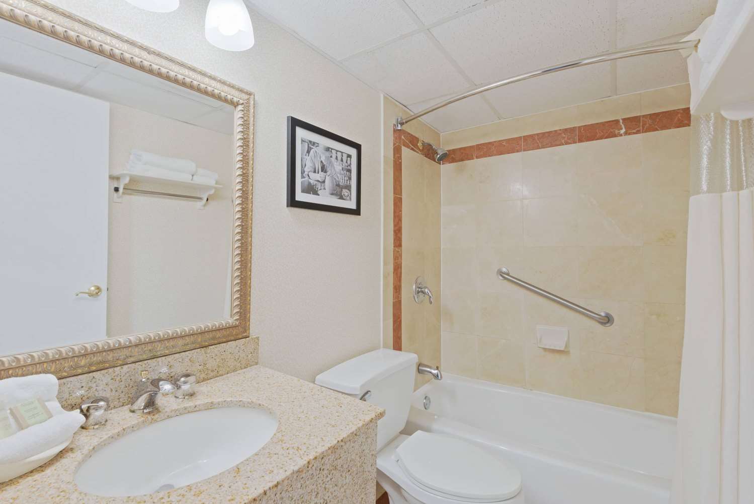Super 8 By Wyndham Sturbridge 9/10