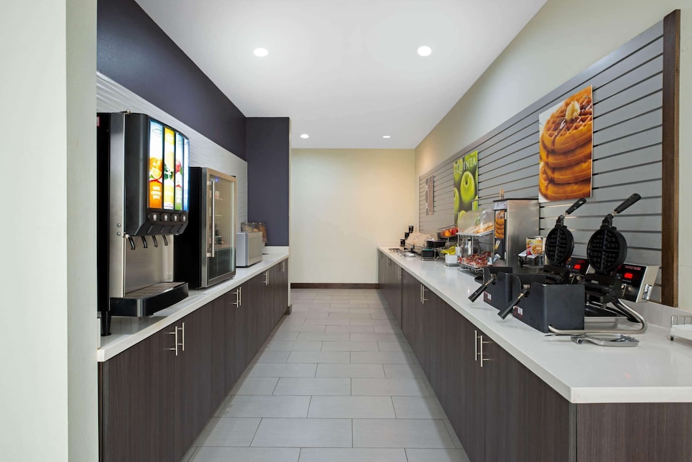 La Quinta Inn And Suites By Wyndham Lake Charles - Westlake 33/45